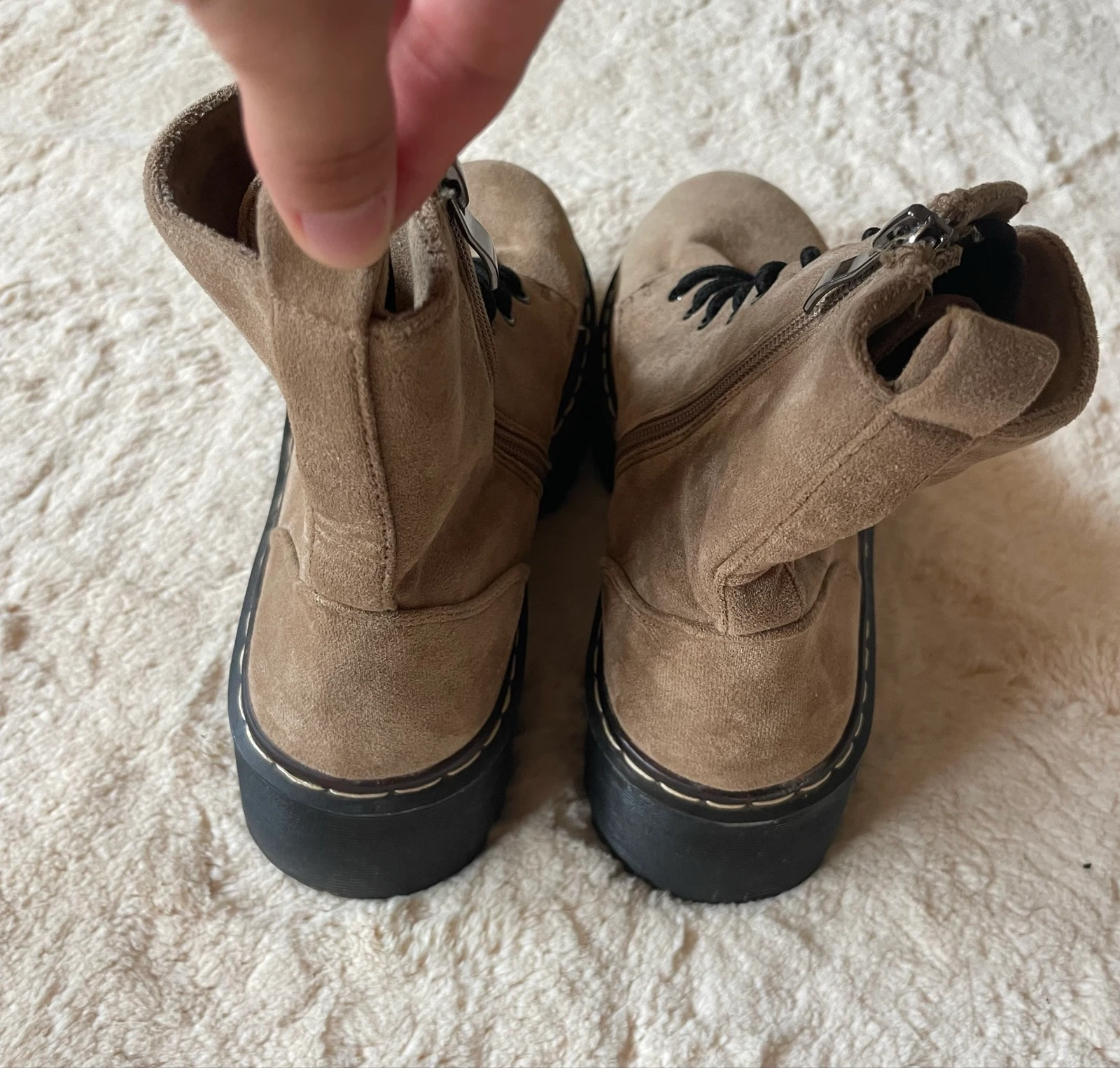 Bottines militaires en daim beige taille 36 – photo 8